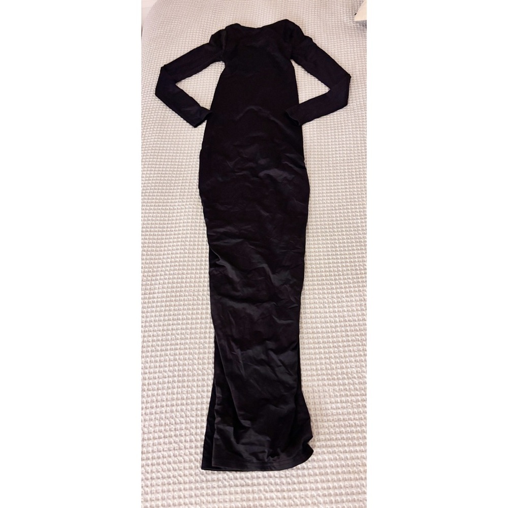 Elegant Black Long-Sleeve Maxi Dress - Picture 3 of 4